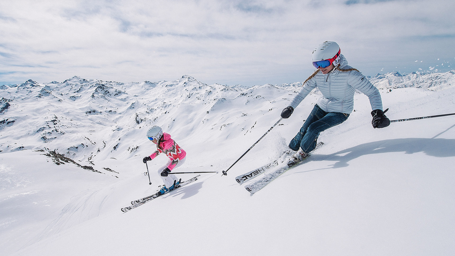 Skiing in April: Crowd free, go high!