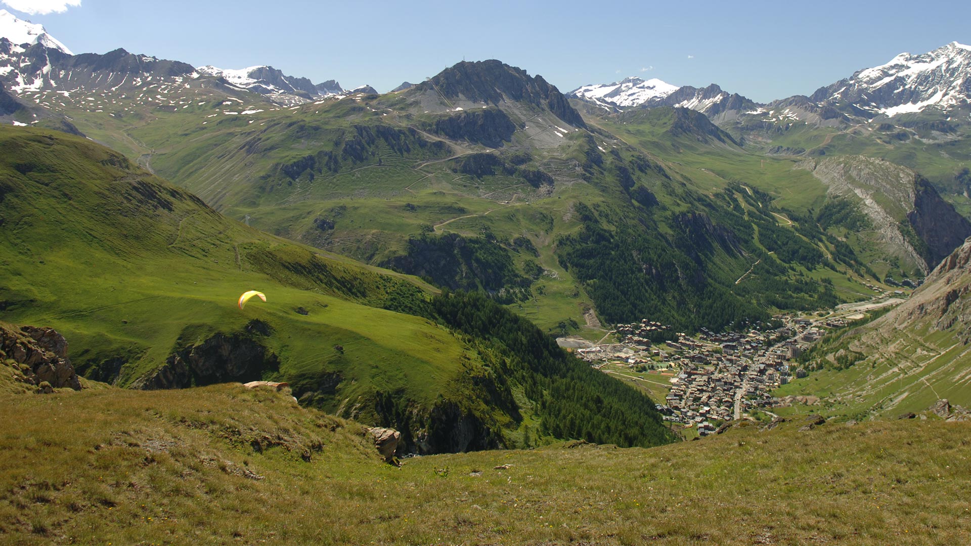 Val d'Isere nestles in an amazing valley