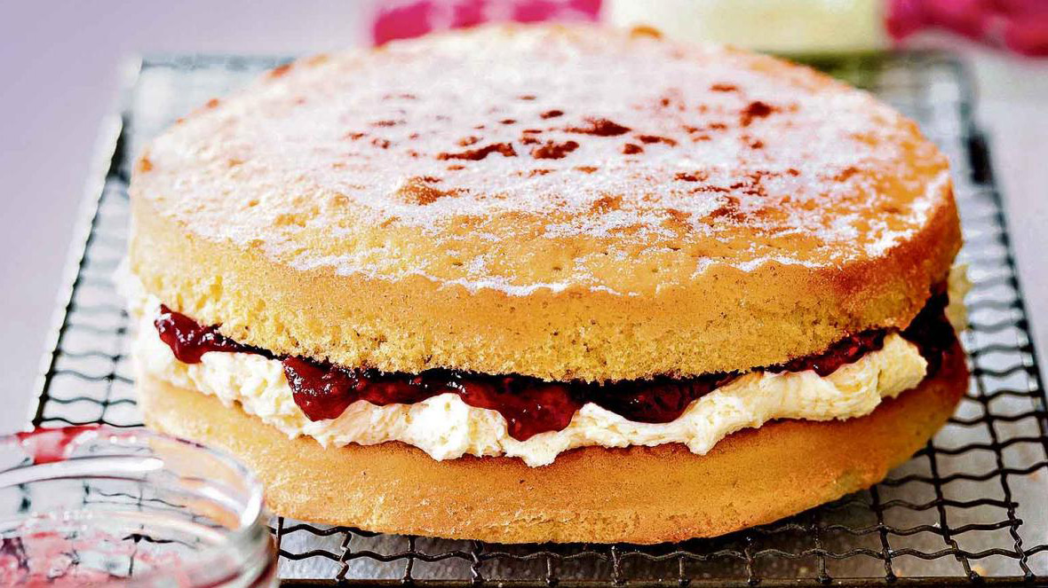 Min a holiday, cook a Victoria sponge